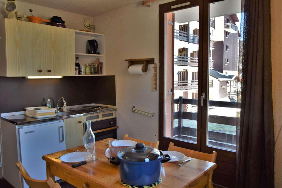 Vakantie in de bergen Studio cabine 4 personen (05) - Résidence les Crêtes - Risoul - Woonkamer