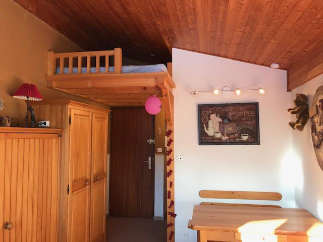 Holiday in mountain resort Studio mezzanine 4 people (902) - Résidence les Cristaux du Bas - Combloux - Accommodation