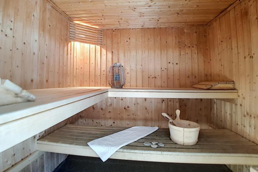 Urlaub in den Bergen Résidence les Cristaux - Les Menuires - Sauna