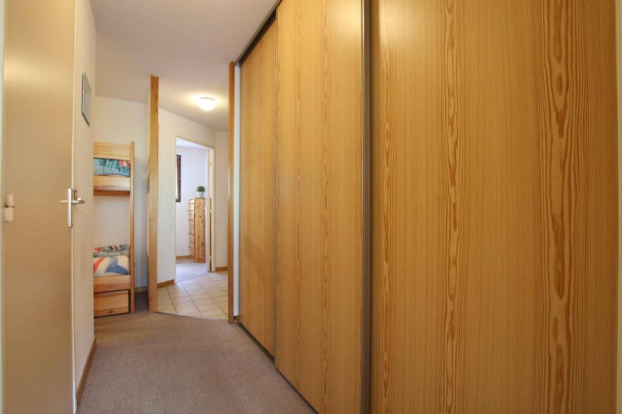 Holiday in mountain resort 2 room apartment 6 people (05G) - Résidence les Cytises - Pelvoux - Corridor