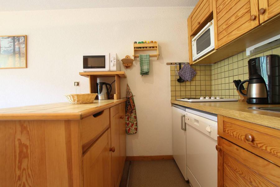 Holiday in mountain resort 2 room apartment 6 people (05G) - Résidence les Cytises - Pelvoux - Kitchenette