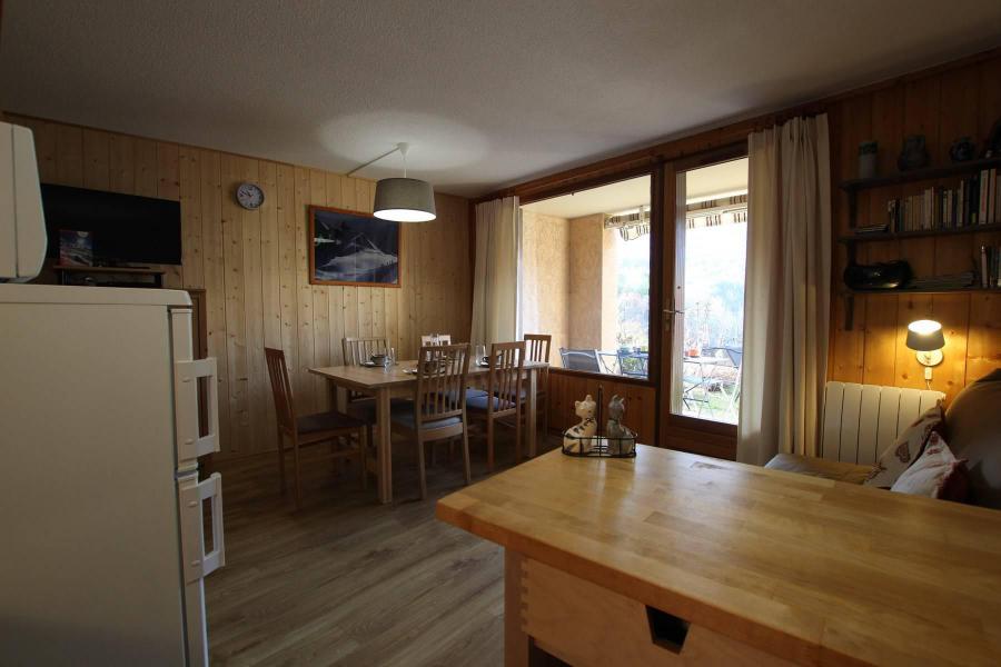 Holiday in mountain resort 2 room apartment 6 people (CYT01F) - Résidence les Cytises - Pelvoux - Living room