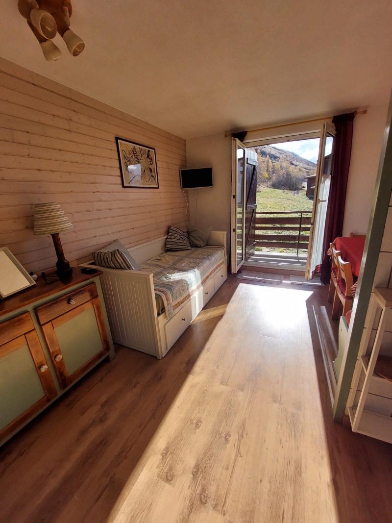 Holiday in mountain resort Studio sleeping corner 4 people (ECR5E1) - Résidence les Ecrins 5 - Les 2 Alpes - Living room