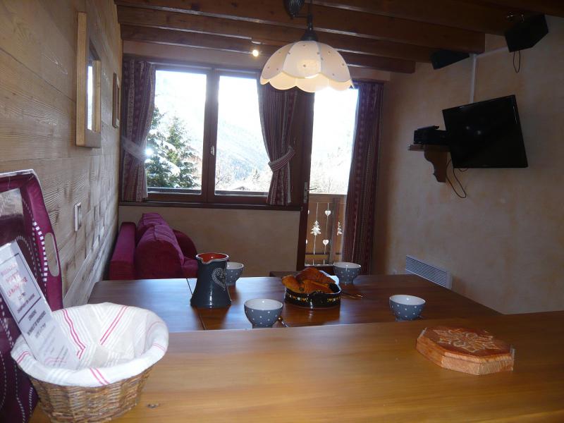 Vacances en montagne Appartement 3 pièces 5 personnes - Résidence les Edelweiss - Champagny-en-Vanoise - Table