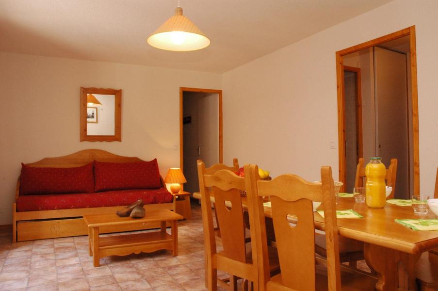 Vacances en montagne Appartement 3 pièces 6 personnes (13) - Résidence les Essarts - Val Cenis - Table