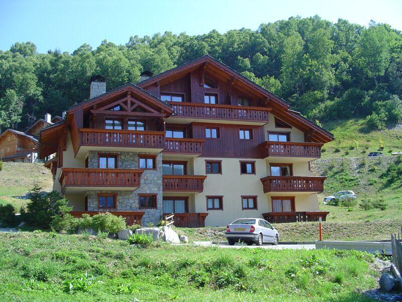 Vacances en montagne Résidence Les Fermes de Méribel E - Méribel - Extérieur été