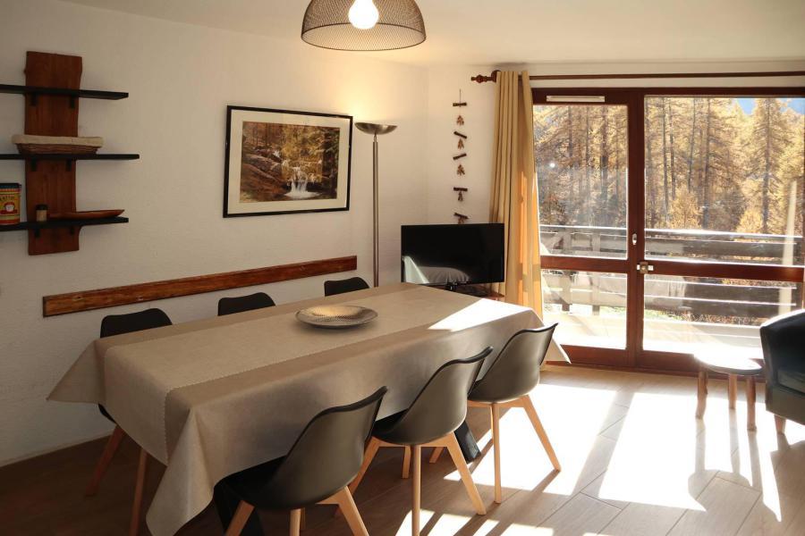 Vakantie in de bergen Appartement 2 kamers bergnis 6 personen (472) - Résidence les Flocons - Les Orres - Verblijf
