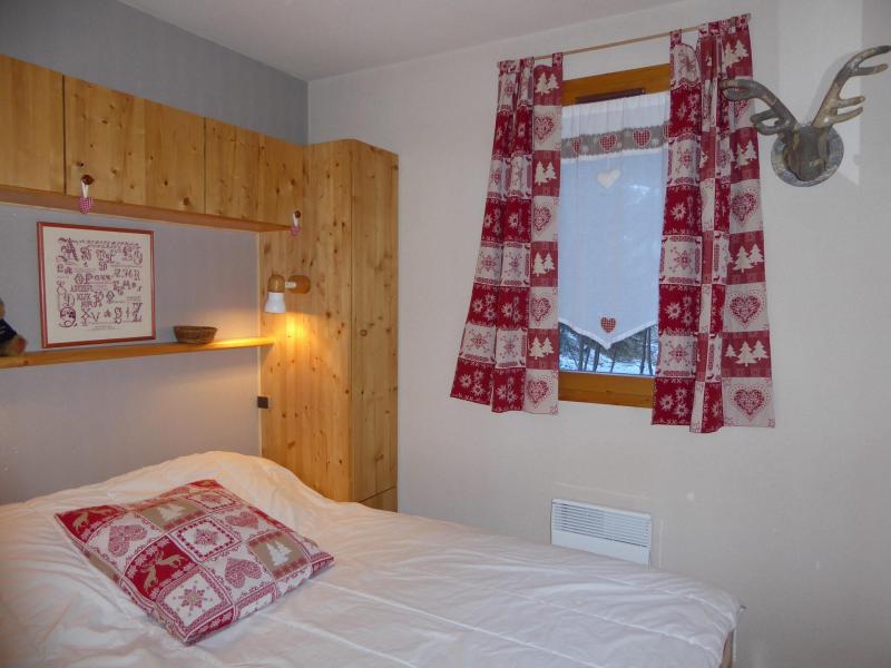 Holiday in mountain resort 3 room apartment 6 people (B6) - Résidence les Glaciers - Pralognan-la-Vanoise - Bedroom