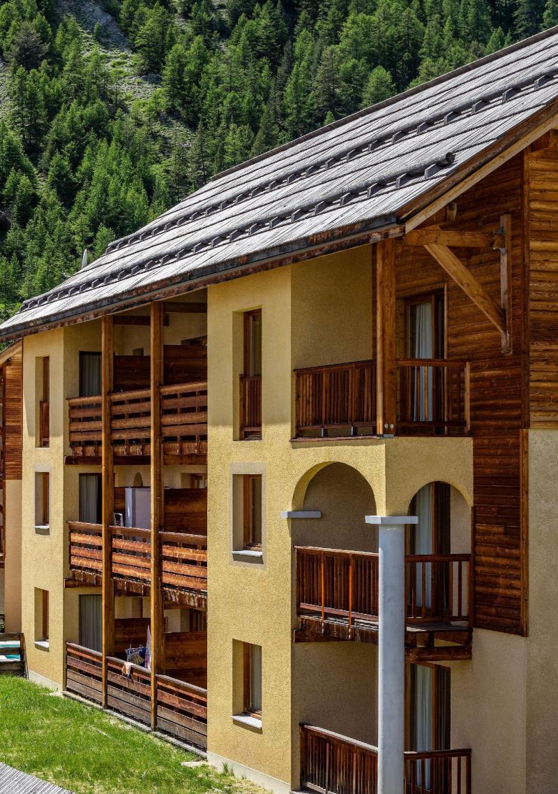 Vacances en montagne Résidence les Granges d'Arvieux - Arvieux en Queyras - Extérieur été