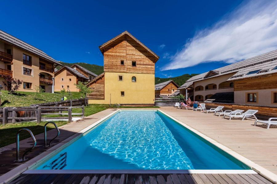 Vacances en montagne Résidence les Granges d'Arvieux - Arvieux en Queyras - Piscine