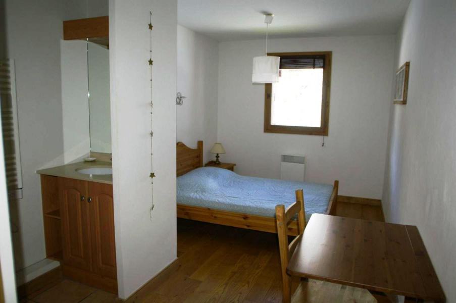 Holiday in mountain resort 3 room duplex apartment cabin 10 people - Résidence les Granges des 7 Laux - Les 7 Laux - Bedroom