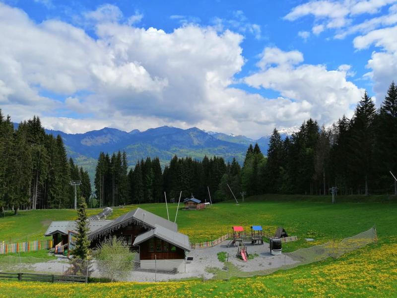 Аренда на лыжном курорте Апартаменты 3 комнат 4 чел. (08) - Résidence les Hauts des Esserts - Morillon - летом под открытым небом