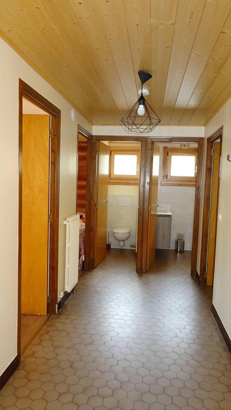 Vacances en montagne Appartement 3 pièces 7 personnes (133) - Résidence les Mélèzes - Les Gets - Couloir