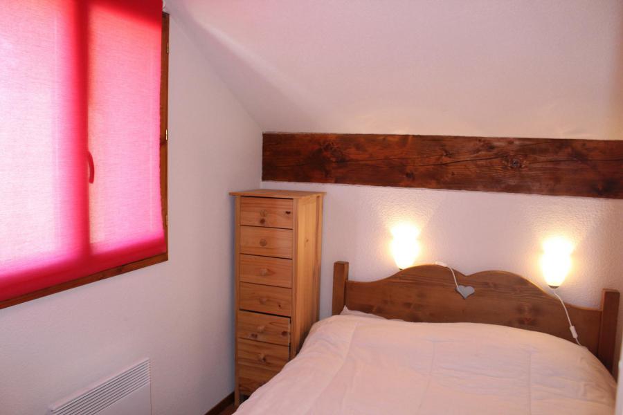 Holiday in mountain resort 2 room apartment 6 people (1011) - Résidence les Mouflons - La Joue du Loup - Bedroom