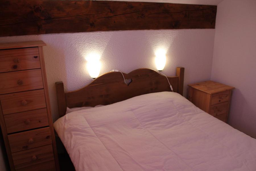 Holiday in mountain resort 2 room apartment 6 people (1011) - Résidence les Mouflons - La Joue du Loup - Bedroom