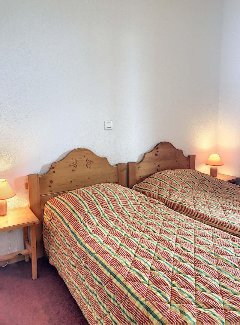 Holiday in mountain resort 2 room apartment 4 people (A20) - Résidence les Pistes - Le Corbier - Bedroom