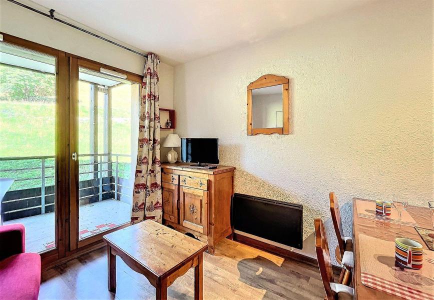 Urlaub in den Bergen 2 Zimmer Appartement für 2-4 Personen (A23) - Résidence les Pistes - Le Corbier - Wohnzimmer