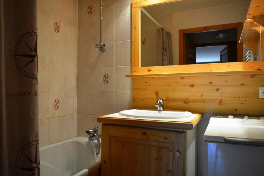 Holiday in mountain resort 3 room apartment 6 people (B8) - Résidence les Pistes du Soleil B - Le Grand Bornand - Accommodation