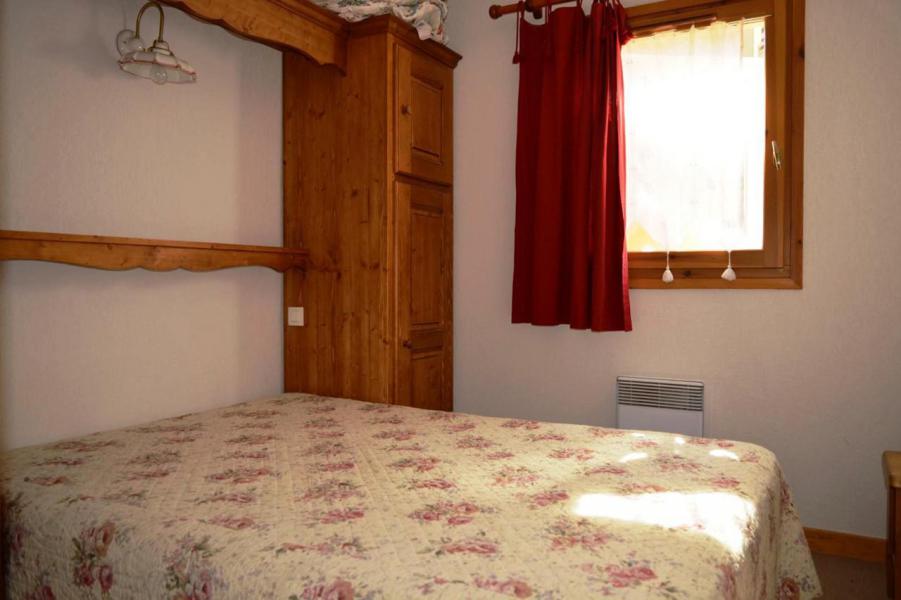 Holiday in mountain resort 3 room apartment 6 people (B8) - Résidence les Pistes du Soleil B - Le Grand Bornand - Bedroom