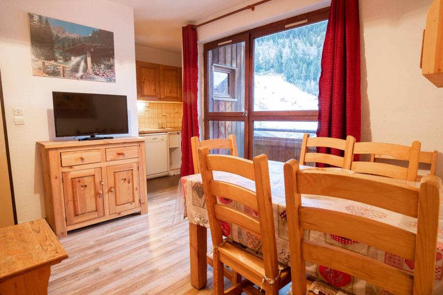 Holiday in mountain resort 2 room apartment sleeping corner 6 people (SB300C) - Résidence les Portes de la Vanoise - La Norma - Living room