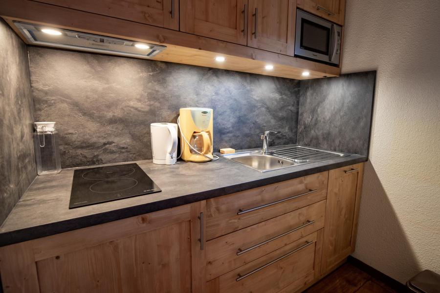 Holiday in mountain resort 2 room apartment sleeping corner 6 people (SB511A) - Résidence les Portes de la Vanoise - La Norma - Kitchenette