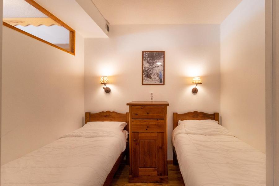 Urlaub in den Bergen 2-Zimmer-Berghütte für 6 Personen (2007) - Résidence les Silènes - Les Orres - Schlafzimmer