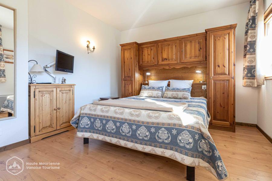 Holiday in mountain resort 2 room apartment sleeping corner 6 people (006) - Résidence les Sports - Aussois - Bedroom