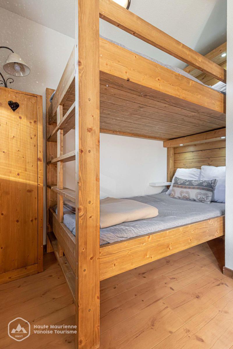 Holiday in mountain resort 2 room apartment sleeping corner 6 people (006) - Résidence les Sports - Aussois - Bedroom