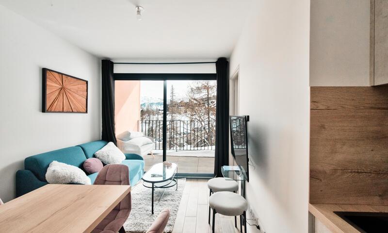 Rent in ski resort 2 room apartment 6 people (Budget 40m²) - Résidence Les Terrasses de Risoul - MH - Risoul - Living room