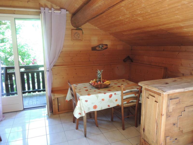 Vacanze in montagna Appartamento 2 stanze con alcova per 6 persone (042) - Résidence Lou R'Bat Pays - Le Grand Bornand - Tavolo