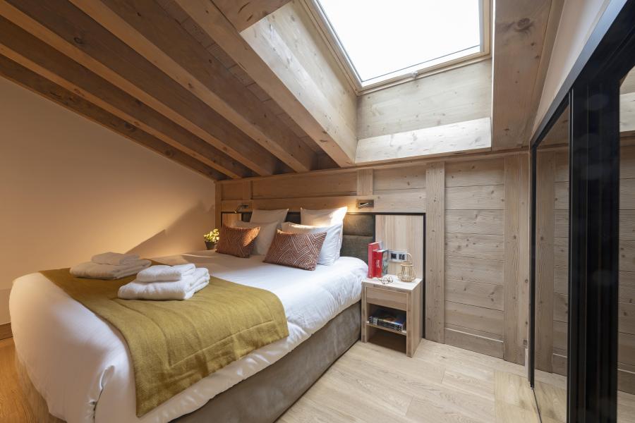 Holiday in mountain resort Résidence Manaka - La Plagne - Bedroom under mansard