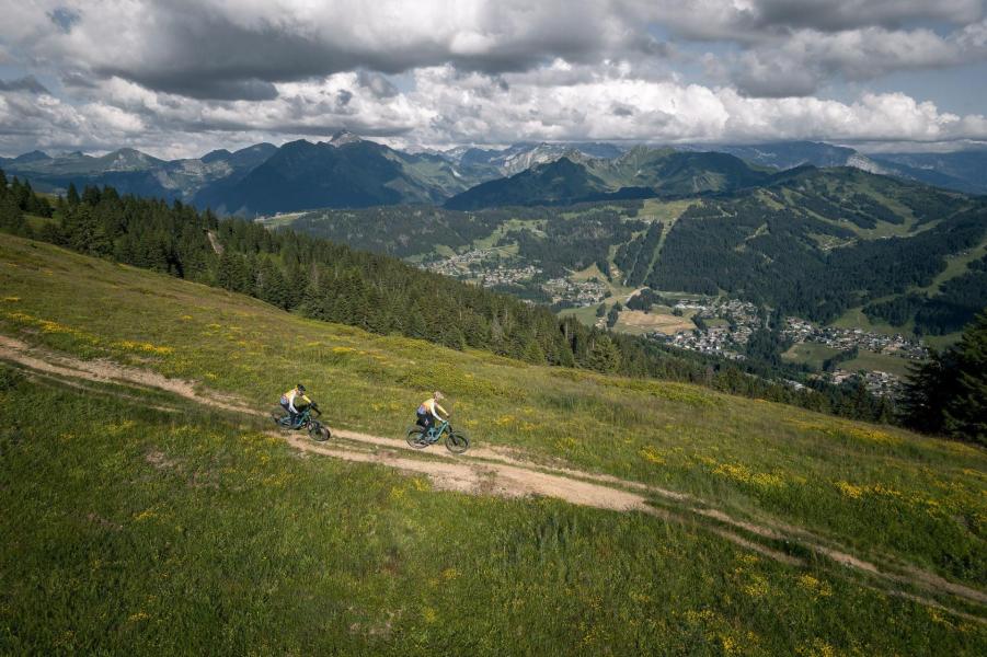 Vacances en montagne Résidence Marcelly - Les Gets - Extérieur été