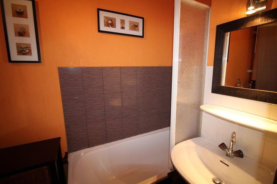 Holiday in mountain resort 2 room triplex apartment 6 people (065) - Résidence Meije II - Auris en Oisans - Bathroom