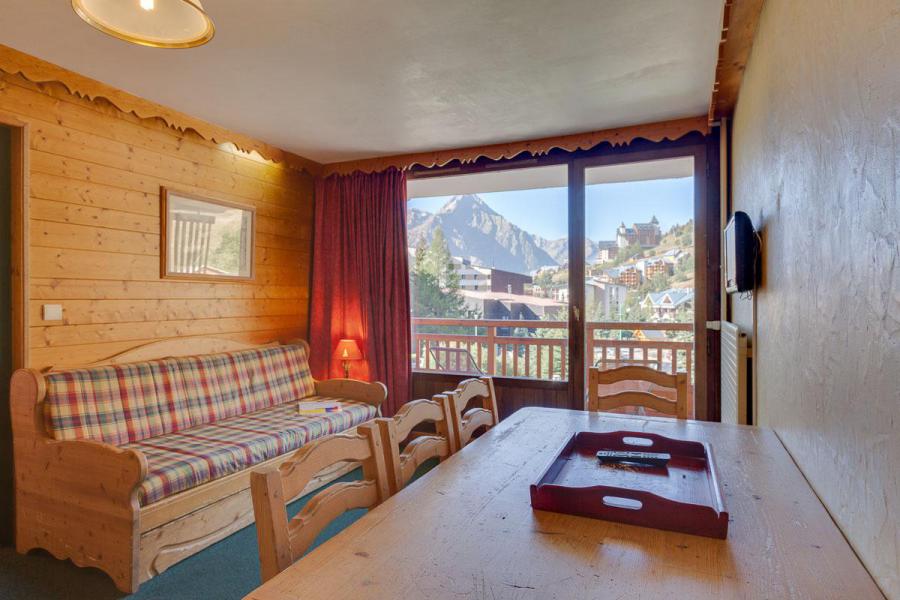 Holiday in mountain resort 2 room apartment cabin 4-6 people - Résidence Meijotel - Les 2 Alpes - Living room