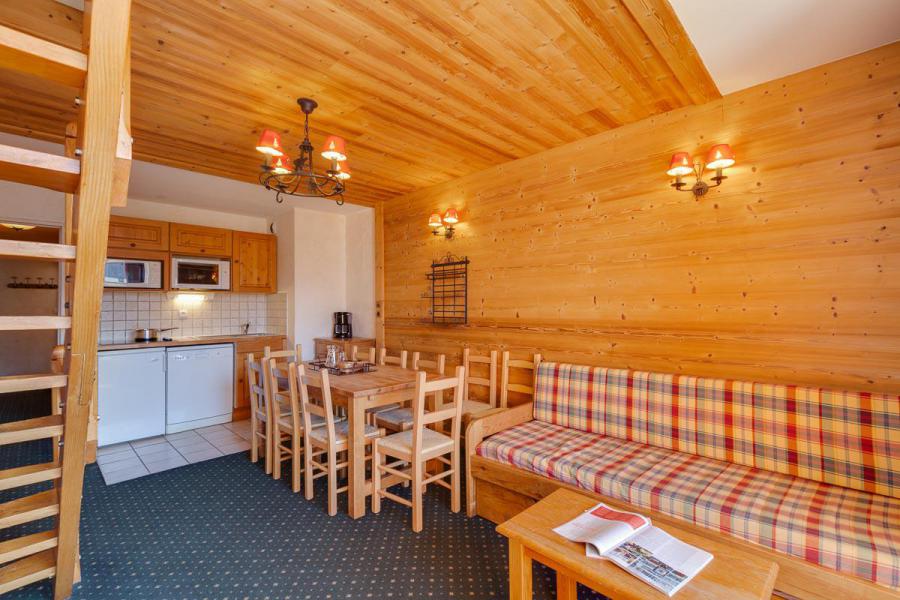 Holiday in mountain resort 3 room duplex apartment sleeping corner 8 people - Résidence Meijotel - Les 2 Alpes - Living room