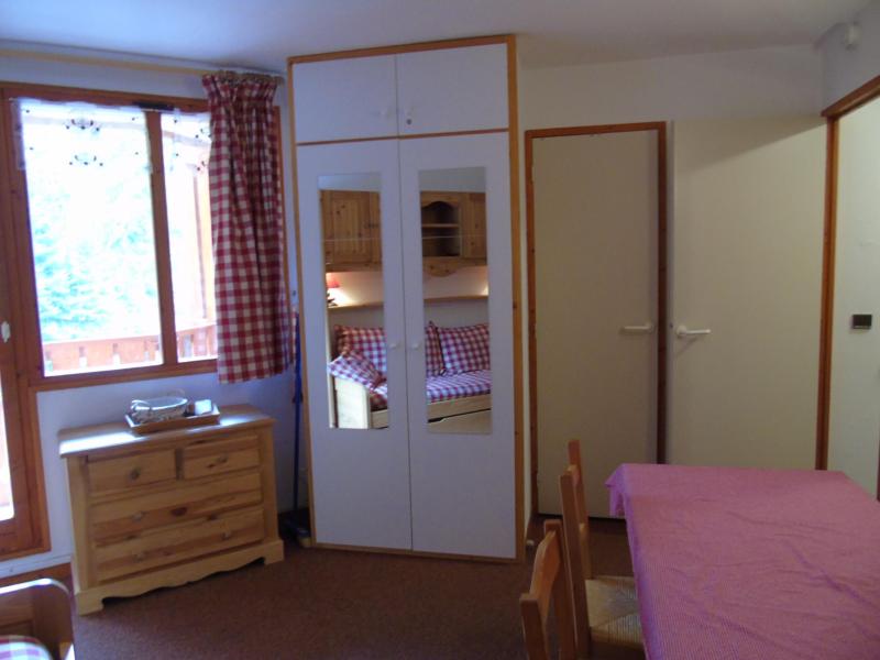 Holiday in mountain resort Studio 4 people (M1-333) - Résidence Melezets 1 - Valfréjus - Living room