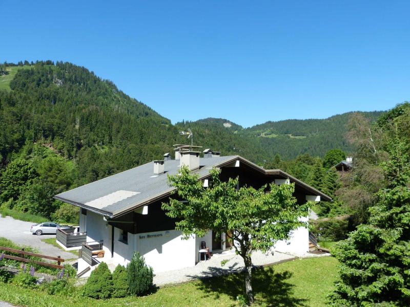 Urlaub in den Bergen Résidence Mérisiers - La Clusaz - Draußen im Sommer