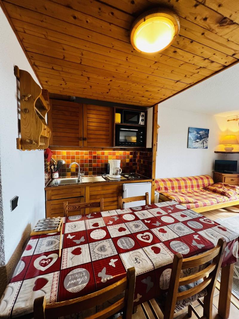 Vacances en montagne Studio coin montagne 5 personnes (123) - Résidence Mont Blanc A - Les Saisies - Séjour