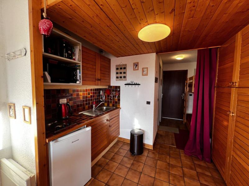 Vacanze in montagna Studio con alcova per 4 persone (112) - Résidence Mont Blanc A - Les Saisies - Cucinino