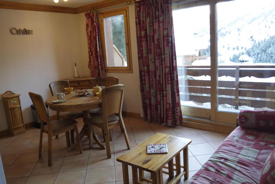 Holiday in mountain resort 2 room apartment cabin 4 people (011) - Résidence Moraine - Méribel-Mottaret