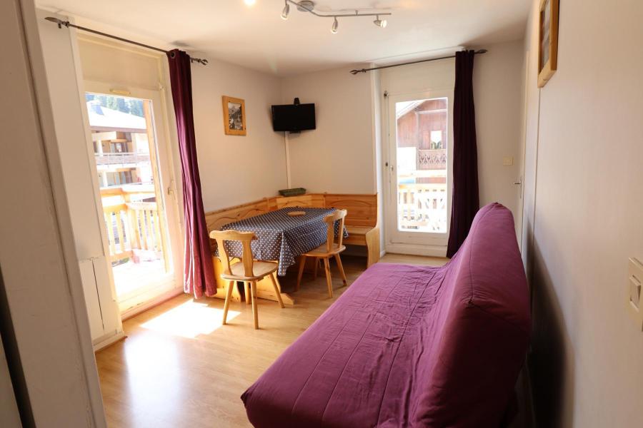 Holiday in mountain resort 2 room apartment 4 people - Résidence Nabor - Les Gets - Living room