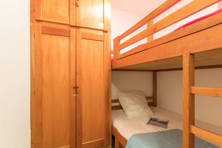 Holiday in mountain resort Studio sleeping corner 4 people (ELL22) - Résidence Neyzets - Serre Chevalier - Bunk beds