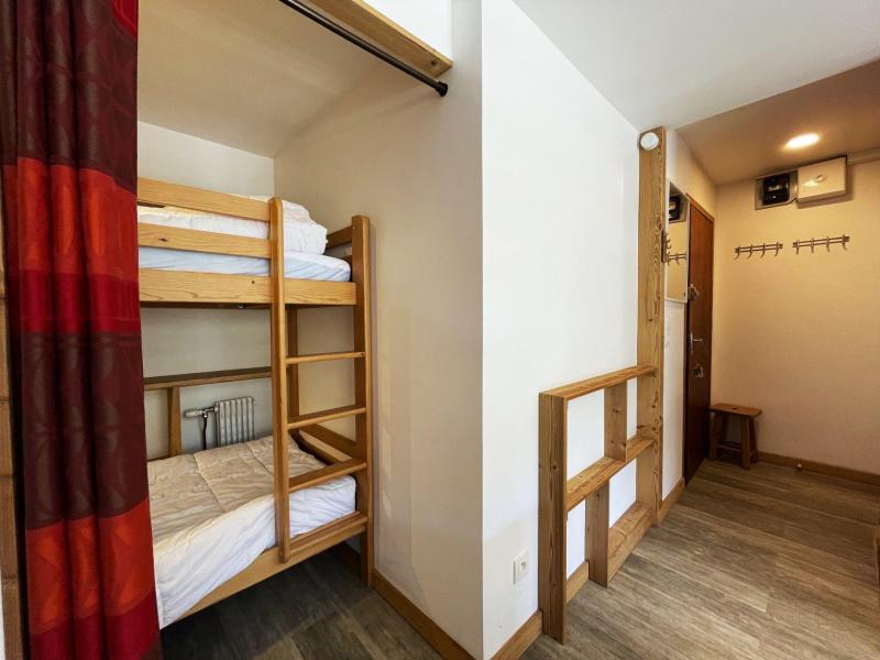 Holiday in mountain resort Studio sleeping corner 4 people (62) - Résidence Oisans - Les Menuires - Bedroom