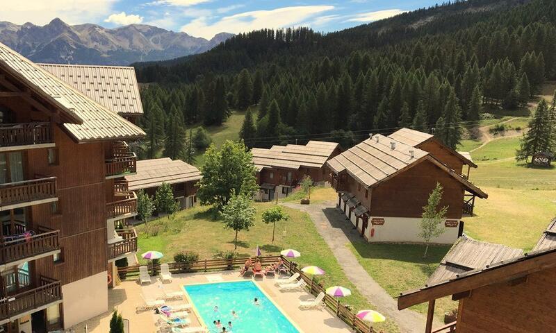 Skiverleih Résidence Parc Aux Etoiles - MH - Puy-Saint-Vincent - Draußen im Sommer