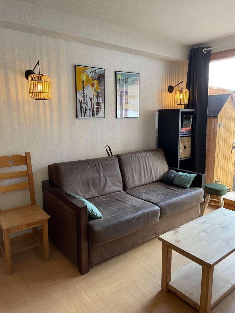 Holiday in mountain resort 2 room apartment sleeping corner 6 people (2023) - Résidence Parc des Airelles - Les Orres - Living room