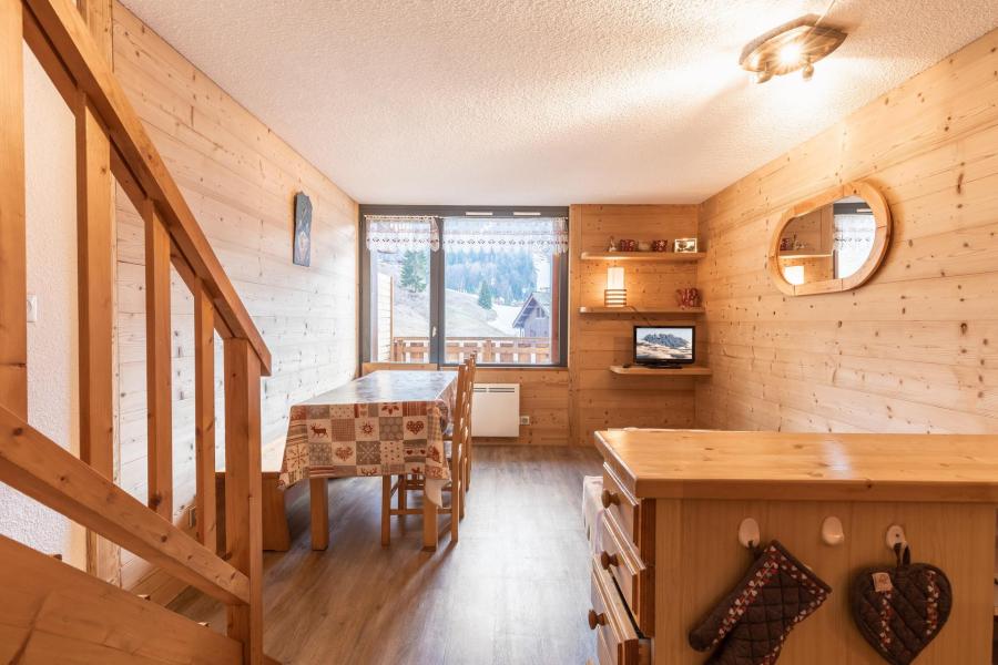 Urlaub in den Bergen 4 Zimmer Maisonettewohnung für 6 Personen (520) - Résidence Parnasse 1 - La Clusaz - Wohnzimmer