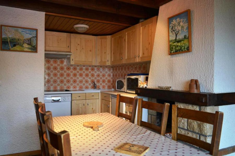 Wakacje w górach Apartament 2 pokojowy z antresolą 7 osób (2F) - Résidence Piste Rouge A - Le Grand Bornand - Pokój gościnny