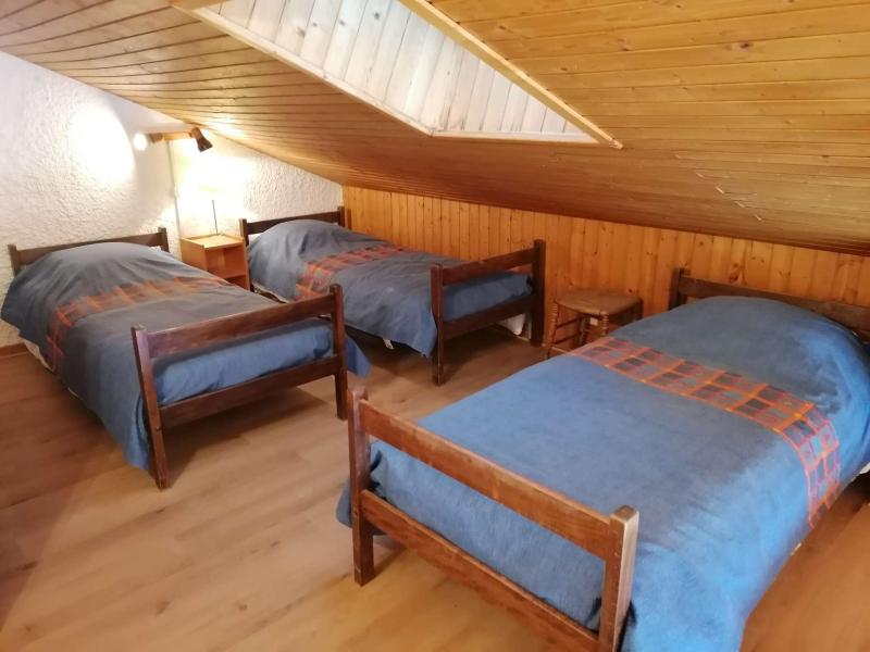 Urlaub in den Bergen Wohnung 2 Mezzanine Zimmer 7 Leute (2F) - Résidence Piste Rouge A - Le Grand Bornand - Offener Schlafbereich