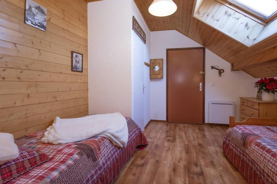 Holiday in mountain resort 2 room apartment 6 people (O31) - Résidence Plan Soleil - Valloire - Bedroom