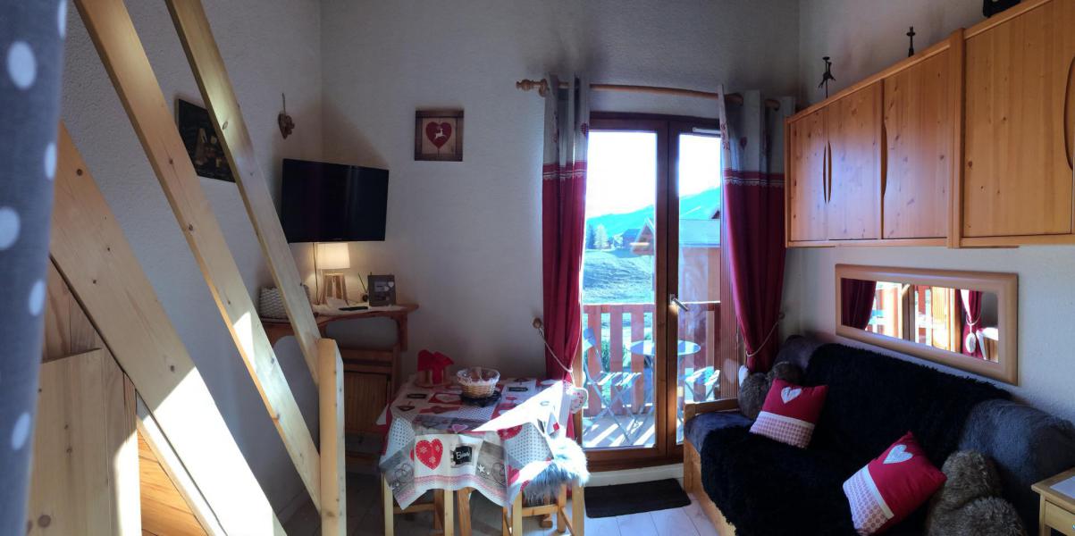 Vacances en montagne Studio mezzanine 4 personnes (B62) - Résidence Plein Soleil - La Toussuire - Séjour